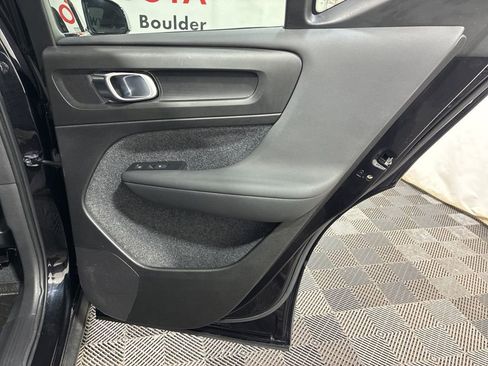 Used 2022 Volvo XC40 T5 R-Design w/ Climate Package AWD/4WD image 14