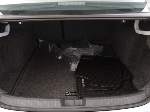 Certified 2025 Volkswagen Jetta Sport image 17