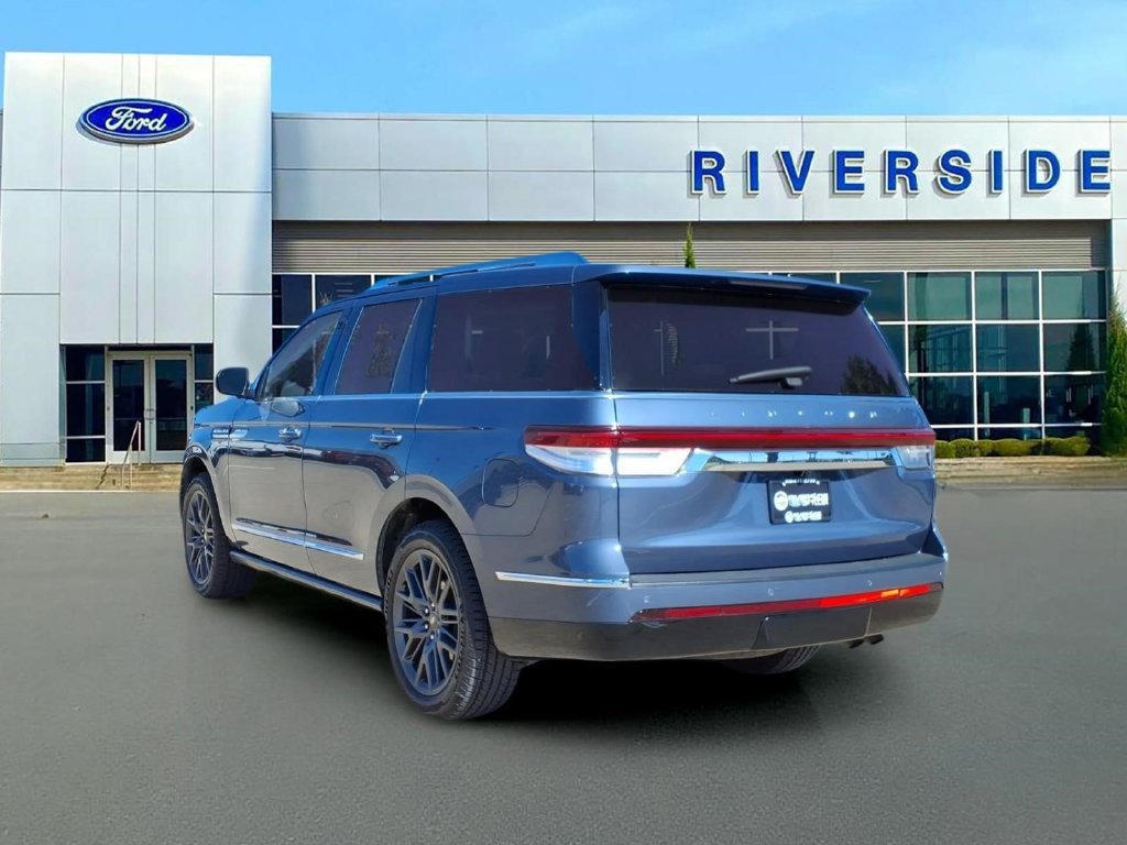 Used 2022 Lincoln Navigator Reserve AWD/4WD image 5