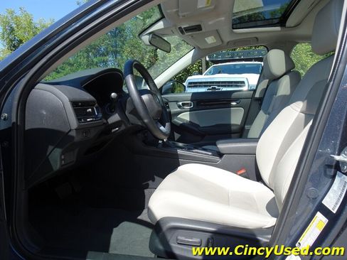 Used 2024 Honda Civic EX-L image 11