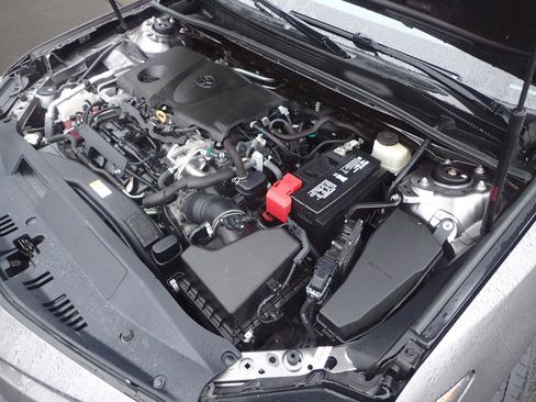 Used 2018 Toyota Camry LE FWD image 21