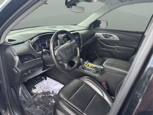 Used 2020 Chevrolet Traverse RS image 13
