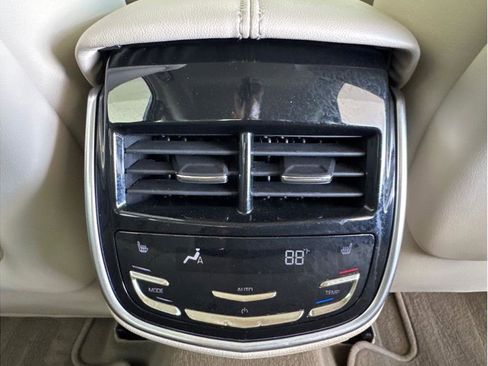 Used 2013 Cadillac XTS Premium image 15