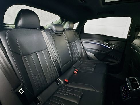 Used 2024 Audi Q8 e-tron Prestige w/ Prestige Package image 27