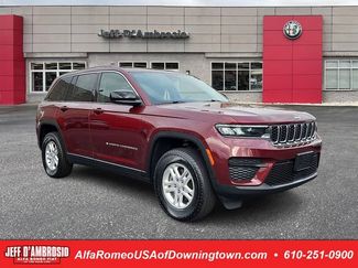 Used 2023 Jeep Grand Cherokee Laredo AWD/4WD video 1