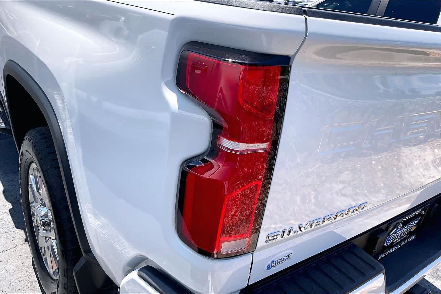 Used 2025 Chevrolet Silverado 2500 High Country w/ High Country Premium Package AWD/4WD image 28