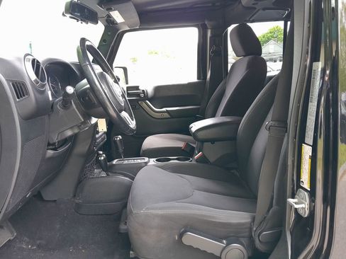 Used 2018 Jeep Wrangler Unlimited Sport S AWD/4WD image 14