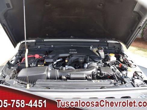 Used 2018 Jeep Wrangler Unlimited Sport S AWD/4WD image 38