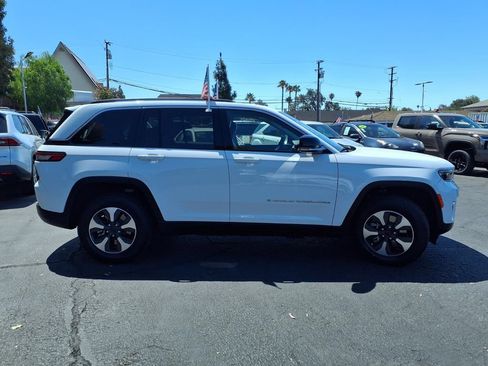 Used 2022 Jeep Grand Cherokee Limited 4xe AWD/4WD image 3