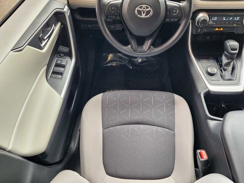 Used 2024 Toyota RAV4 XLE w/ Convenience Package image 11