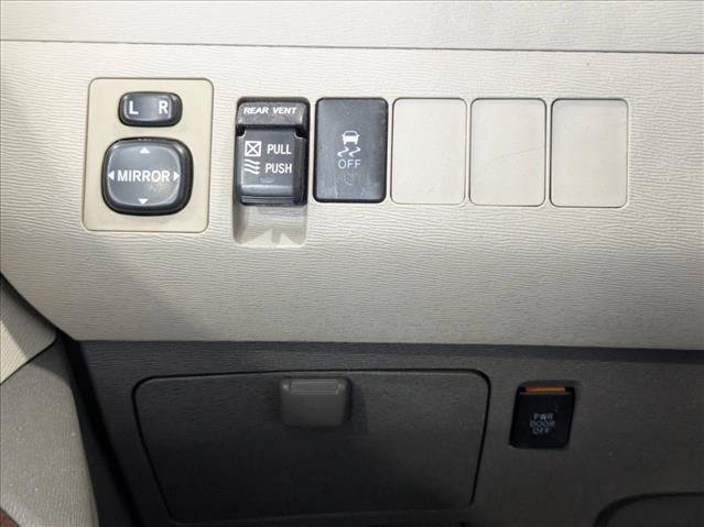Used 2013 Toyota Sienna XLE FWD image 13