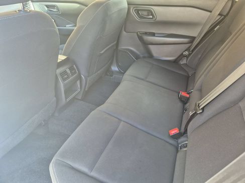 Used 2024 Nissan Rogue S AWD/4WD image 13