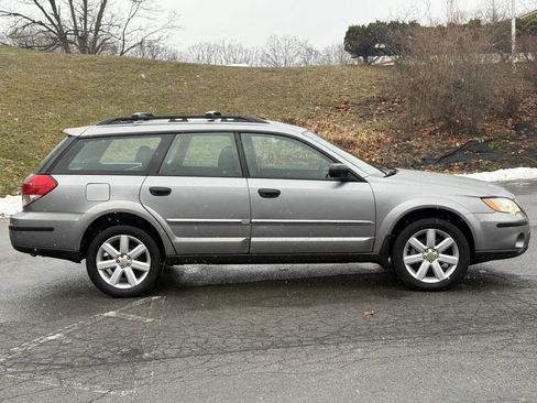 Used 2008 Subaru Outback 2.5i L.L. Bean image 4