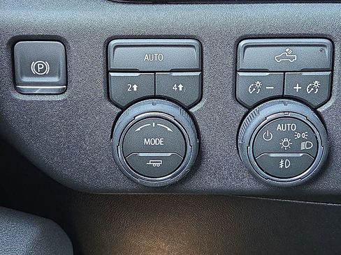 New 2026 Chevrolet Silverado 1500 RST w/ LPO, Dark Essentials Package AWD/4WD image 22