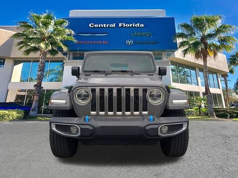 Used 2022 Jeep Wrangler Unlimited Sahara AWD/4WD image 3