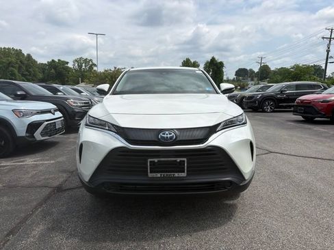 Used 2022 Toyota Venza LE AWD/4WD image 2