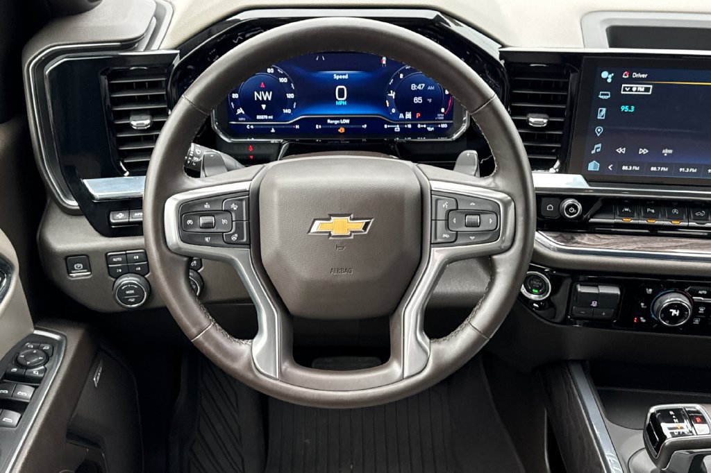 Used 2024 Chevrolet Silverado 1500 LTZ AWD/4WD image 16
