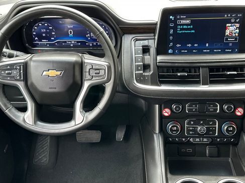 Used 2024 Chevrolet Suburban Premier AWD/4WD image 14