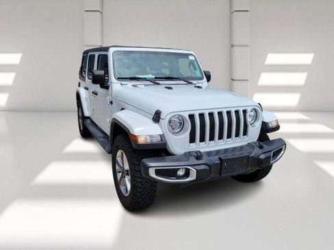 Used 2020 Jeep Wrangler Unlimited Sahara AWD/4WD image 3