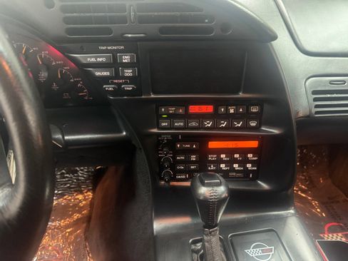 Used 1995 Chevrolet Corvette Coupe RWD image 24