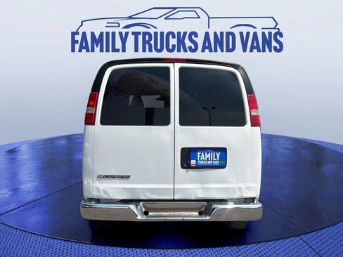 Used 2020 Chevrolet Express 3500 LT w/ LT Preferred Equipment Group RWD image 4