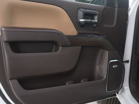 Used 2017 GMC Sierra 1500 Denali w/ Denali Ultimate Package image 18