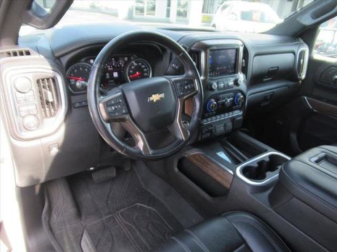 Used 2019 Chevrolet Silverado 1500 High Country w/ Technology Package image 16