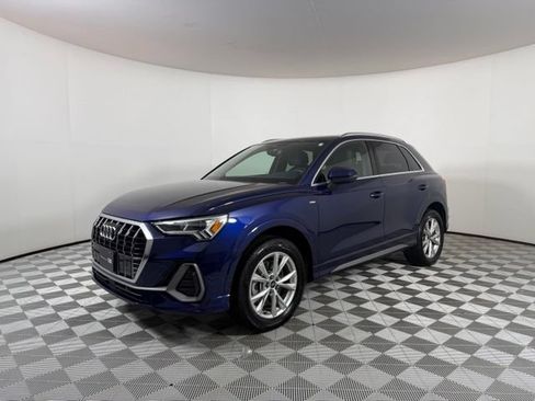Certified 2022 Audi Q3 2.0T Premium Plus w/ Premium Plus Package AWD/4WD image 3