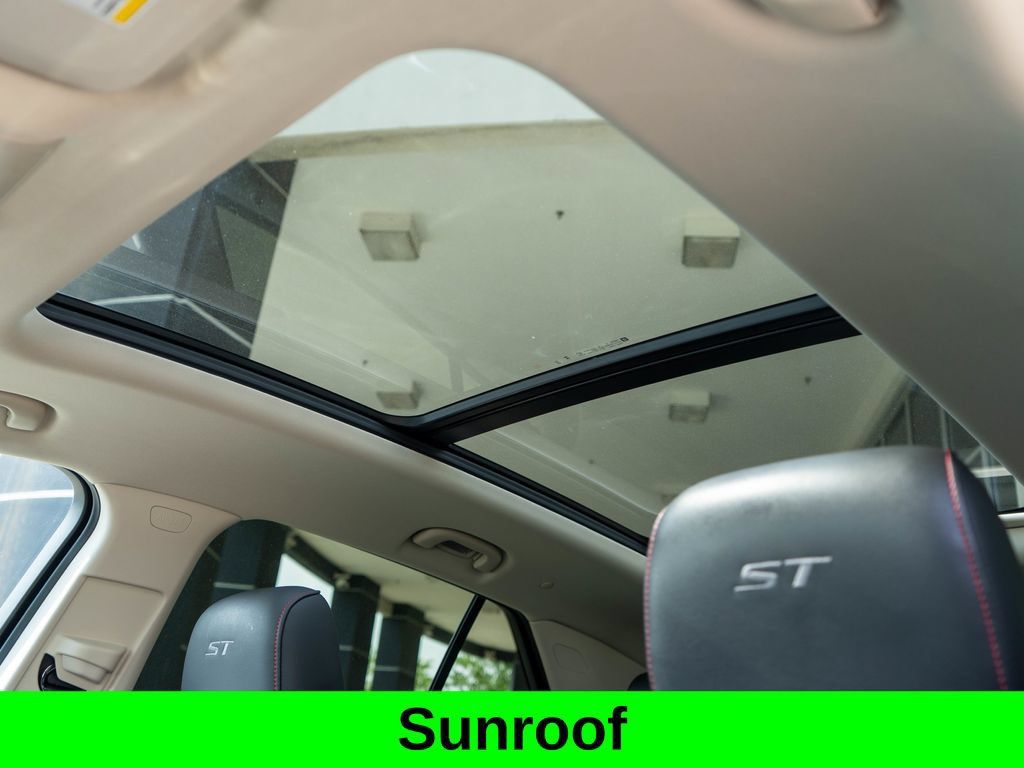 Certified 2023 Buick Envision Essence w/ Technology Package I AWD/4WD image 12