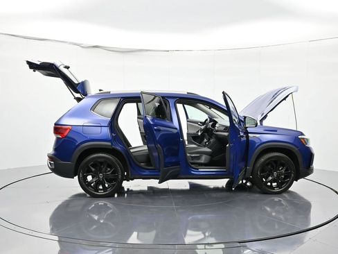 Used 2023 Volkswagen Taos SE image 45