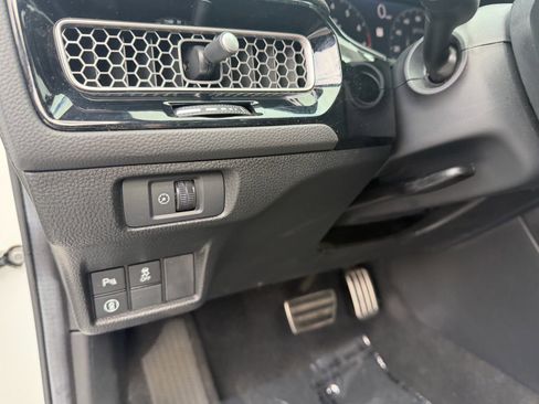 Certified 2024 Honda Civic Sport Touring image 27