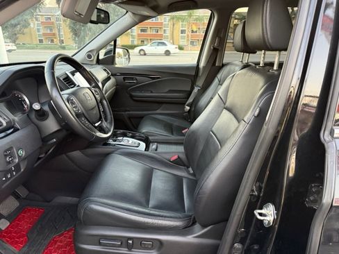 Used 2018 Honda Pilot Touring image 11