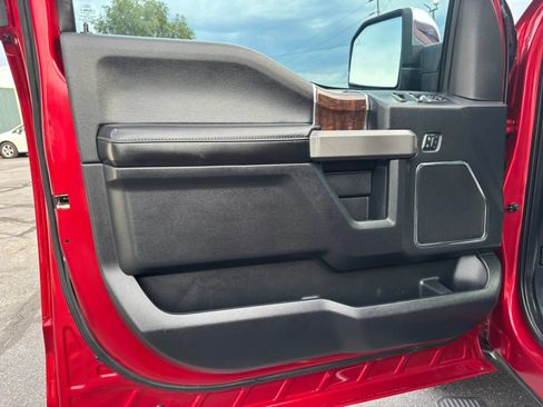 Used 2015 Ford F150 Platinum w/ Equipment Group 701A Luxury AWD/4WD image 9