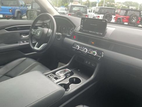 Certified 2025 Honda Pilot EX-L image 35