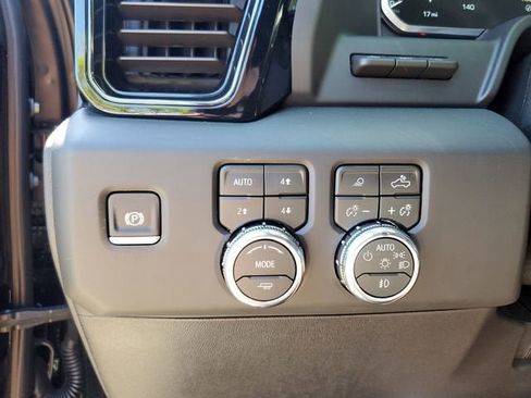 New 2026 GMC Sierra 2500 AT4 w/ Technology Package AWD/4WD image 32