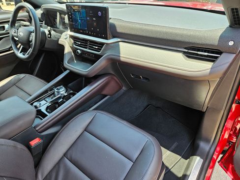Used 2026 Ford Explorer Platinum w/ LUX Leather Package AWD/4WD image 44