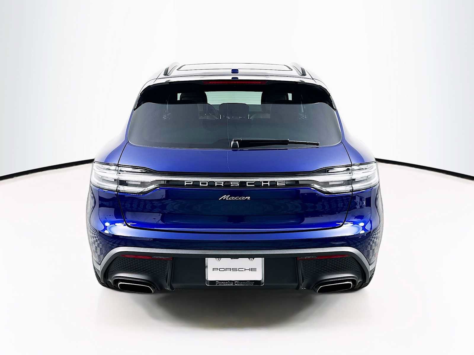 Used 2026 Porsche Macan AWD/4WD image 10
