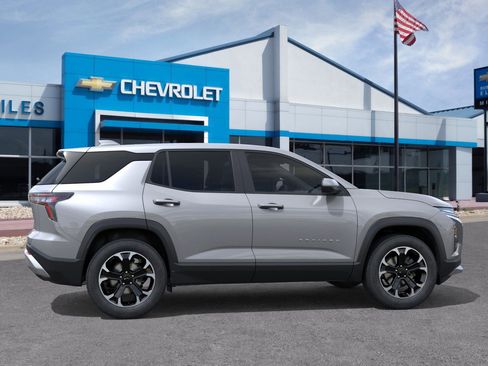 New 2026 Chevrolet Equinox LT w/ Convenience Package II image 9