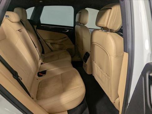 Used 2018 Porsche Macan Sport Edition w/ Driver Memory Package image 23