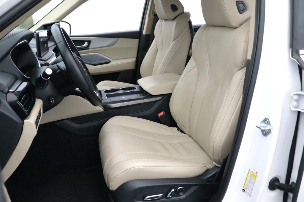 Certified 2025 Acura MDX w/ Technology Package AWD/4WD image 2