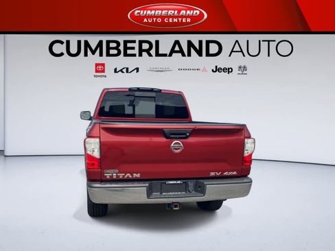 Used 2018 Nissan Titan SV AWD/4WD image 7