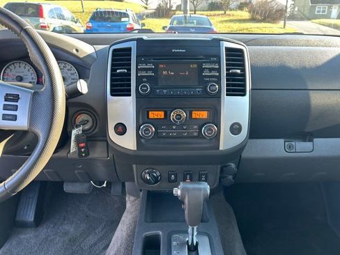 Used 2013 Nissan Frontier PRO-4X image 31