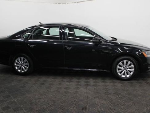 Used 2015 Volkswagen Passat 1.8T Wolfsburg Edition image 4