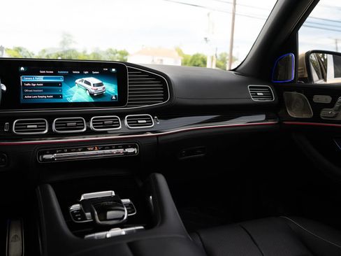 Used 2023 Mercedes-Benz Maybach GLS 600 4MATIC image 19