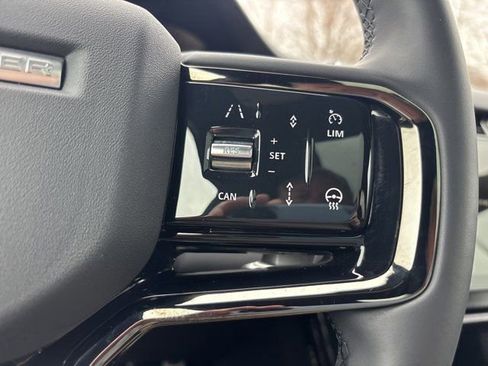 Used 2024 Land Rover Range Rover Evoque Dynamic SE image 29