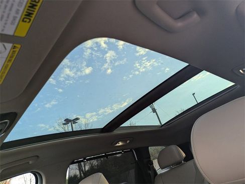 Used 2023 Hyundai Santa Fe SEL w/ Premium Package image 20