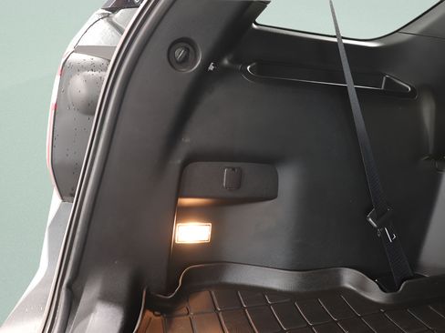 Used 2019 Ford Explorer XLT AWD/4WD image 29