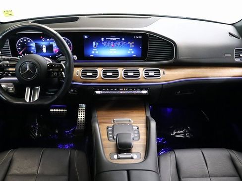 Used 2024 Mercedes-Benz GLS 580 4MATIC image 28