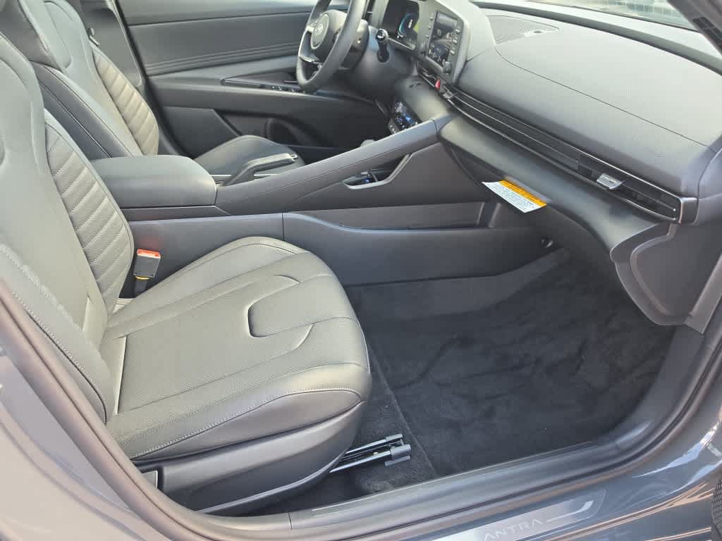 New 2026 Hyundai Elantra SEL Sport FWD image 24