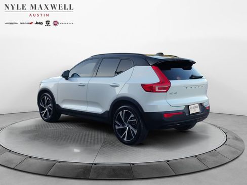 Used 2022 Volvo XC40 T5 R-Design w/ Advanced Package image 14